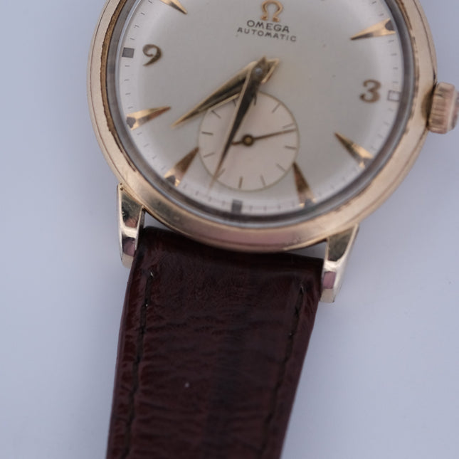 Omega Automatic Bumper Cal. 354 watch with gold case and leather strap
