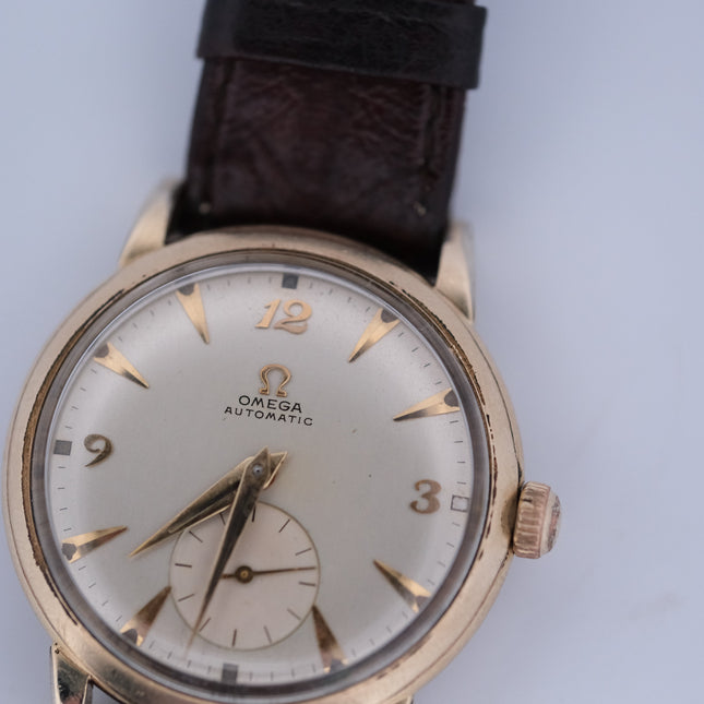 Vintage Omega Automatic Bumper Cal. 354 with gold case and leather strap