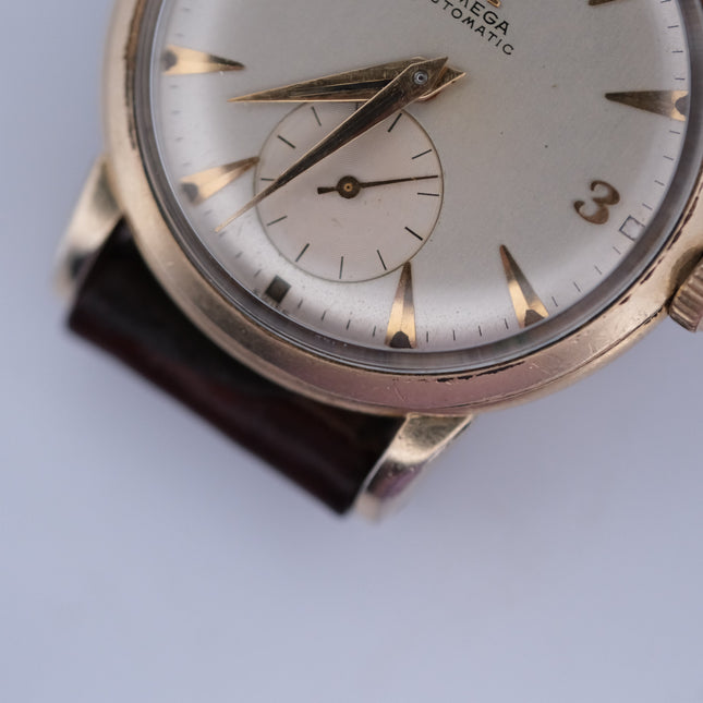 Vintage Omega Automatic Bumper Cal. 354 watch with gold case